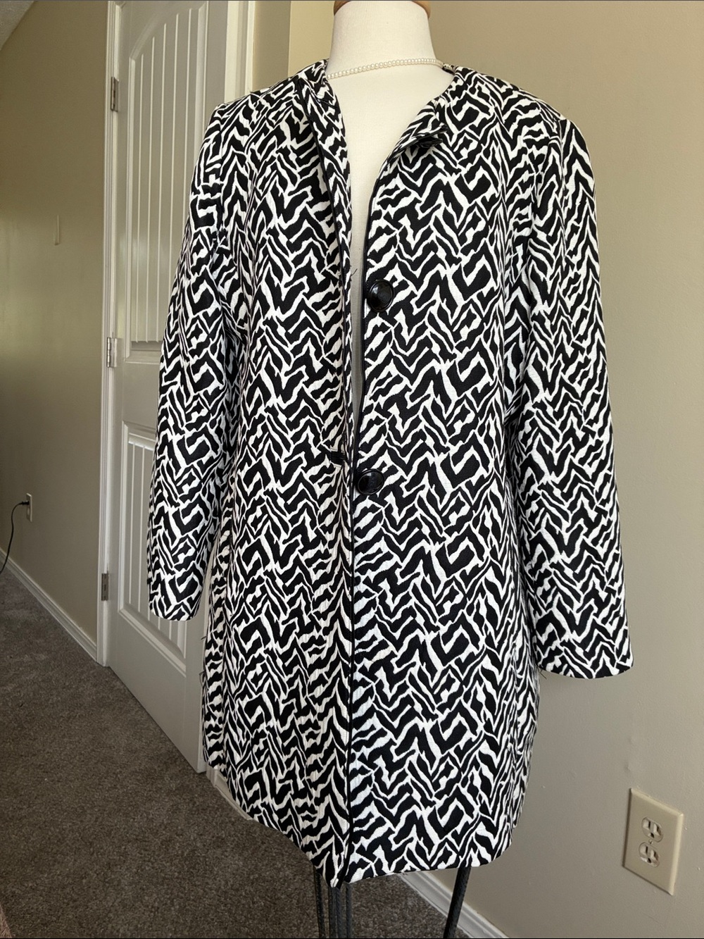 Chico's Black & White Graphic Pattern Pea Coat fully lined